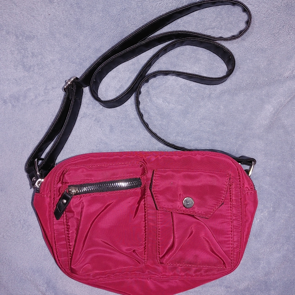 ❤️3/$15❤️Stylish Red Crossbody Bag Purse